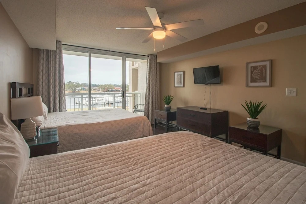 Yacht Club Villas #2-204