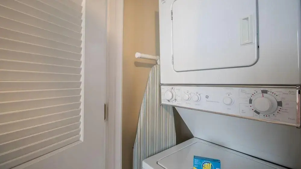 Oak Shores-Oak Shores Studio 29