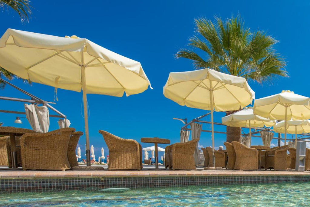 Elinotel Apolamare Hotel
