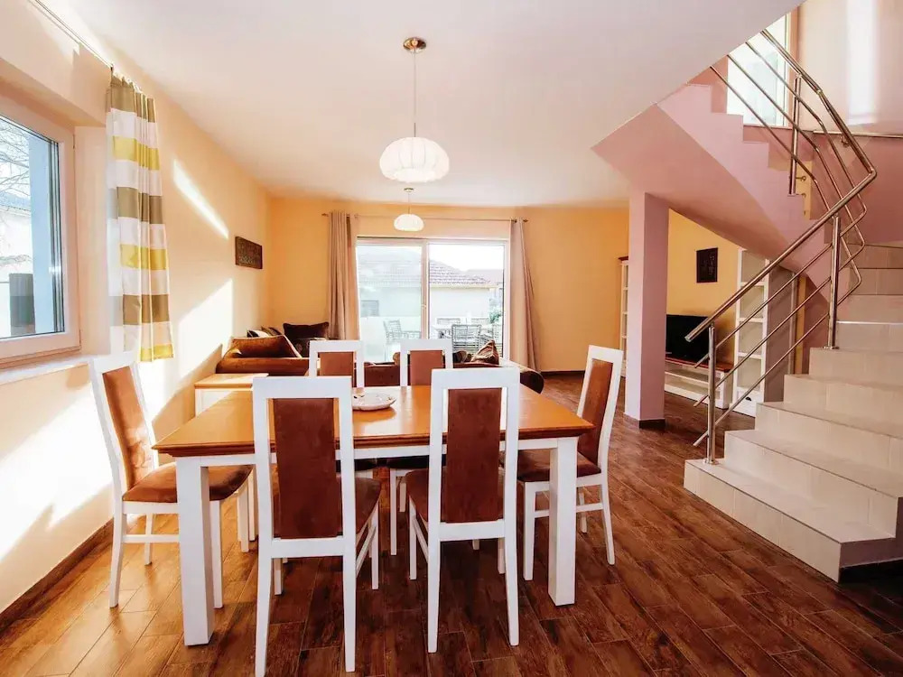 Spacious Holiday Home in Pakoštane near Sea