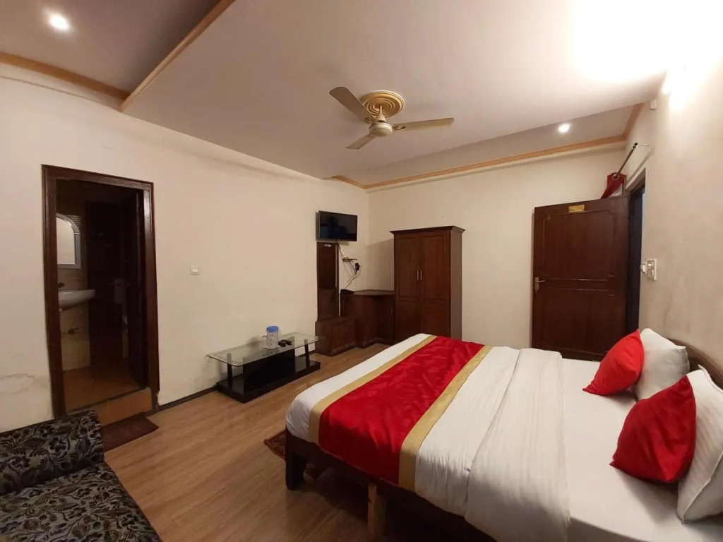 Hotel Dolls Inn