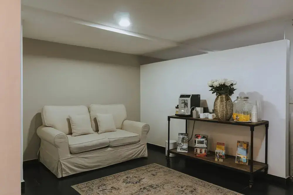 Travelers Orange Suites