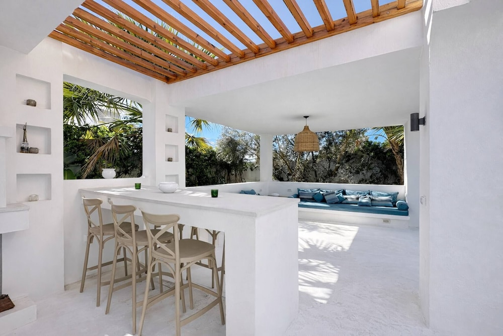 Villa Solreya Contemporary oasis with pool