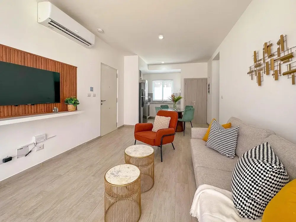 Beautiful 1 Bedroom in Great Location