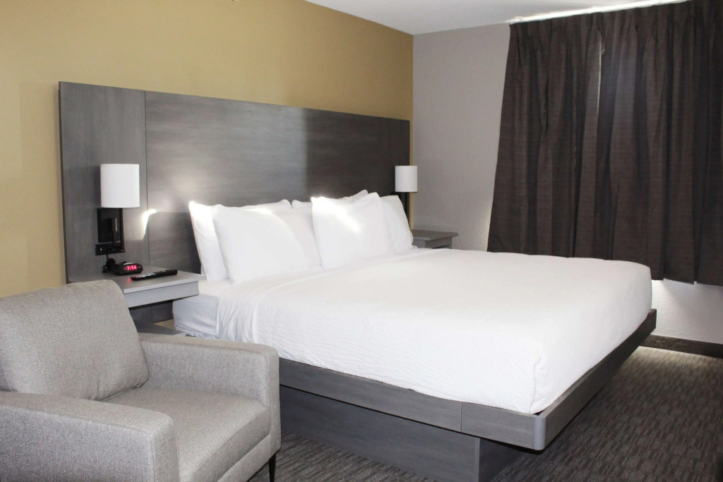 Days Inn by Wyndham Stony Plain