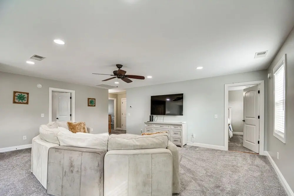 Spacious Home w/ Fireplace - Near Pinehurst Golf!