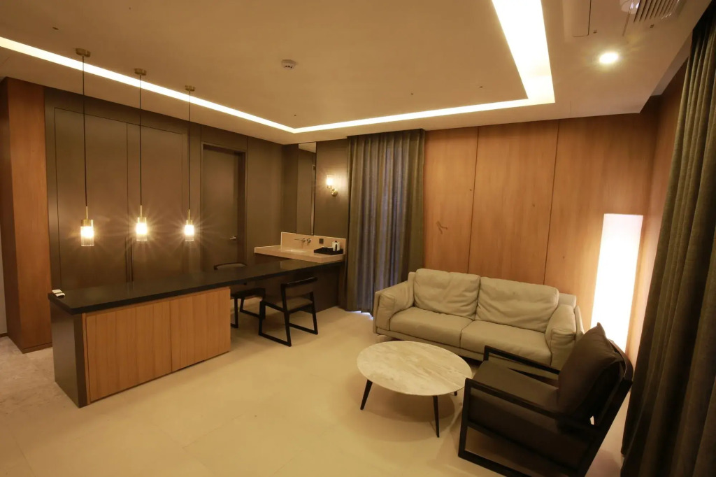 Hotel East9