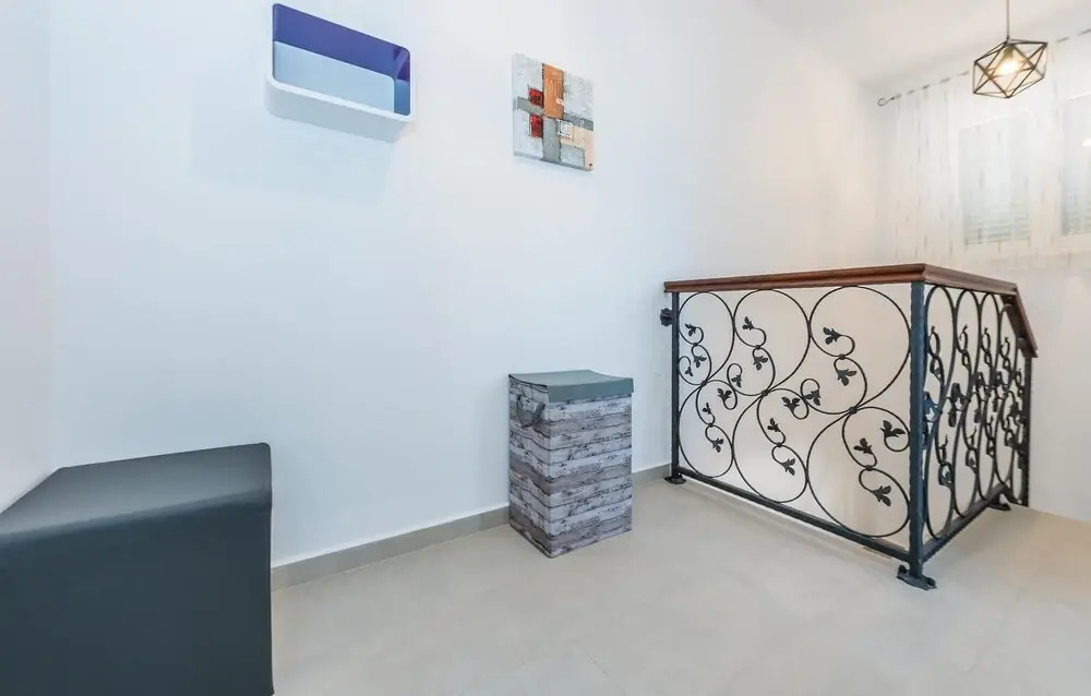 Beautiful Home in Dubrava With Wifi and 6 Bedrooms