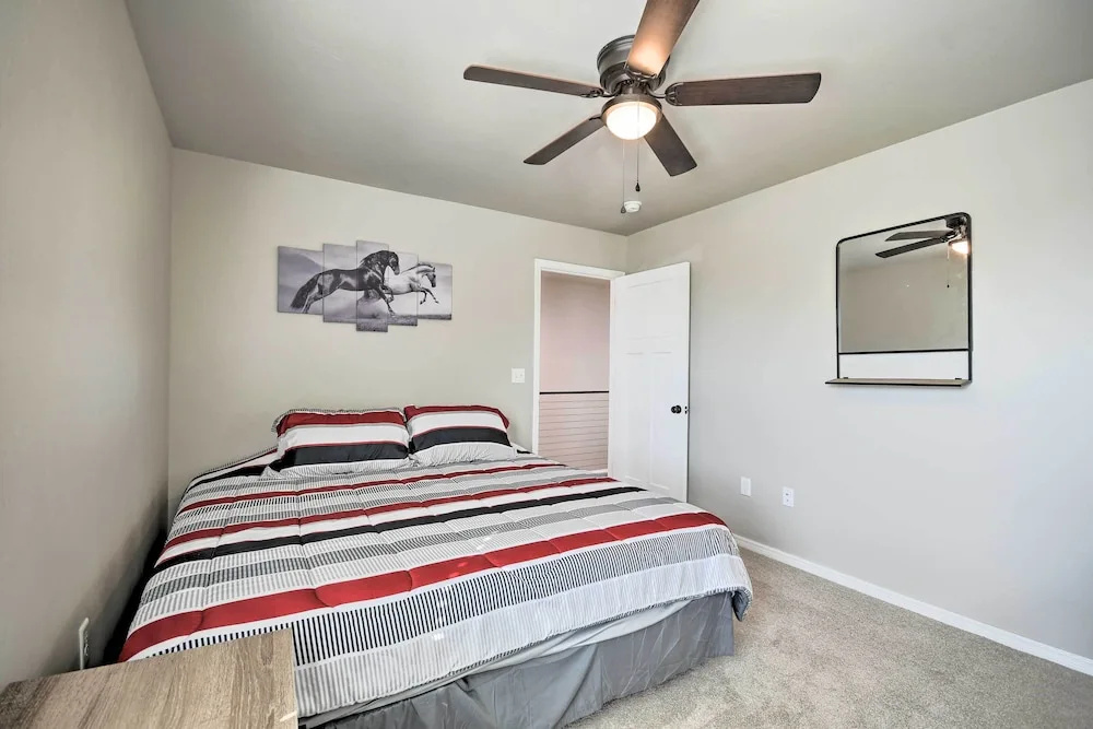 Bright Amarillo Townhome Near Parks & Town!