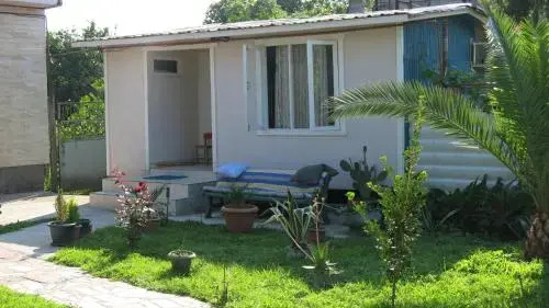Guest House Adlia 14