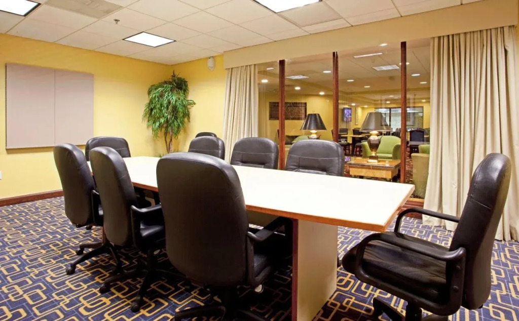 Holiday Inn Express Richmond Airport by IHG