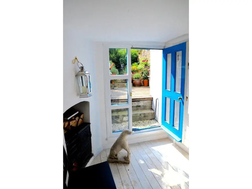 Beautiful Bright Georgian House Angel