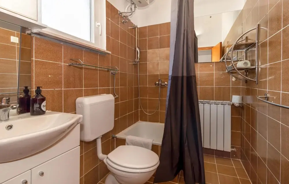 Nice Apartment in Novi Vinodolski With Wifi and 2 Bedrooms