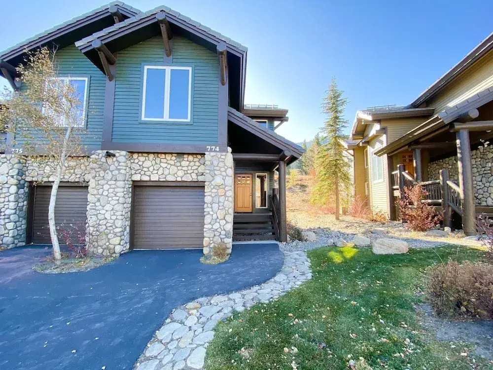 Snowcreek V 774 Gorgeous Mountain Views with Private Garage, Washer Dryer and Gas Grill by RedAwning