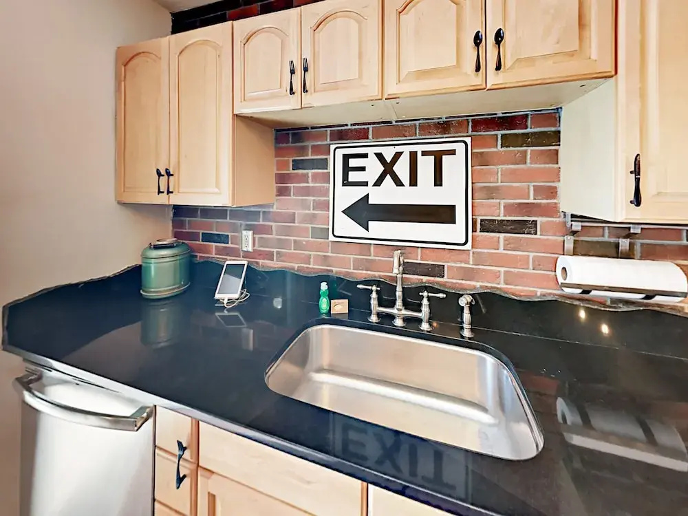 E Indianola - 4 Br Home