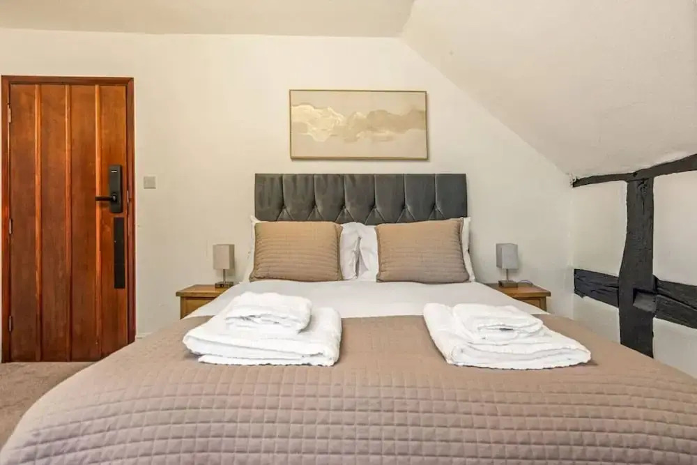 The George Inn Hotel Rooms - Room 5