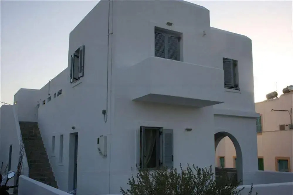Lazino Studios and Apartments