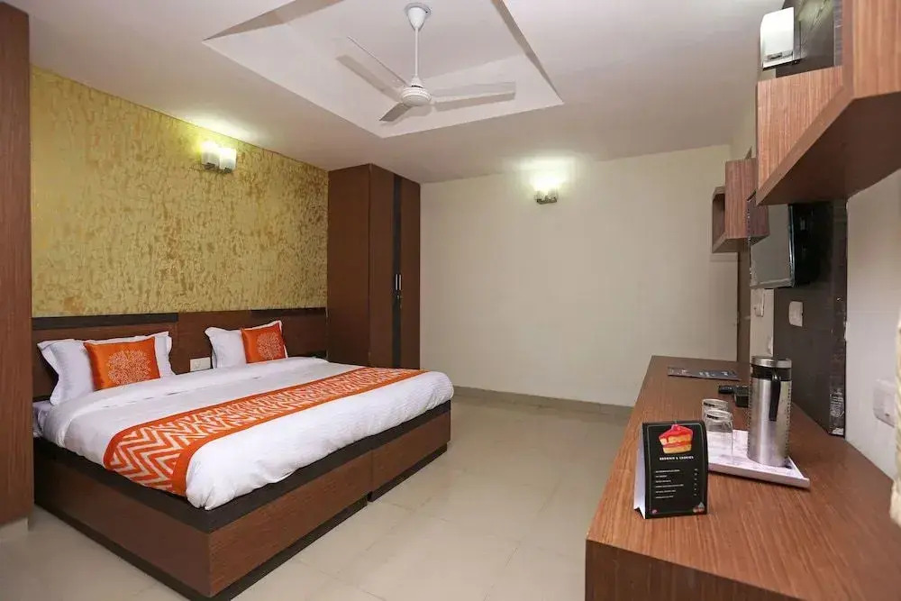 Capital O 8481 Le Tara Residency