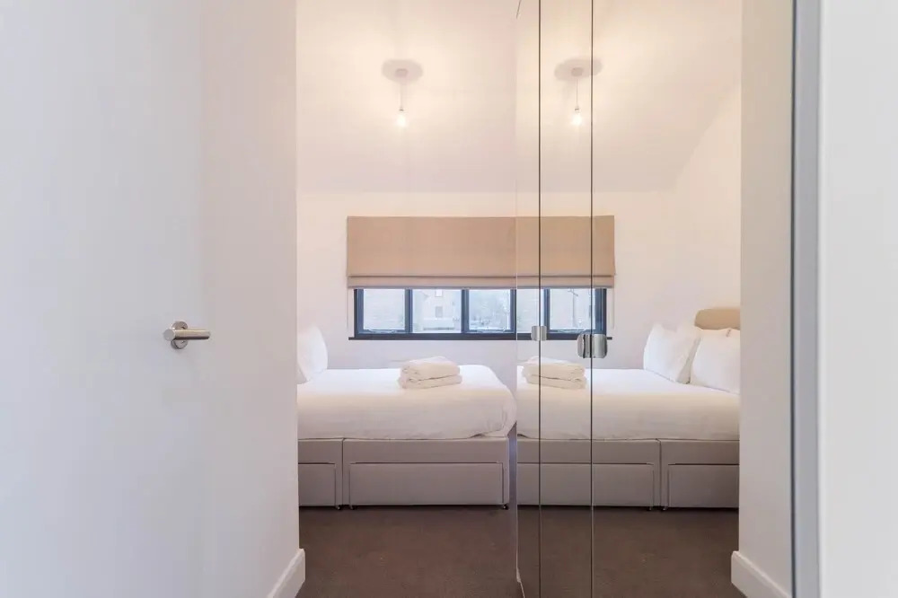 NEW 3 Double Bed House Ravenscourt Park Zone 2