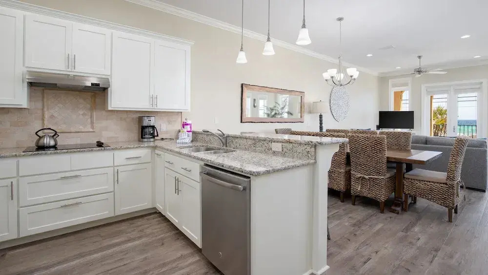 Walk To The Beach! 3 Story Home! 2 Balconies With Gulf Views