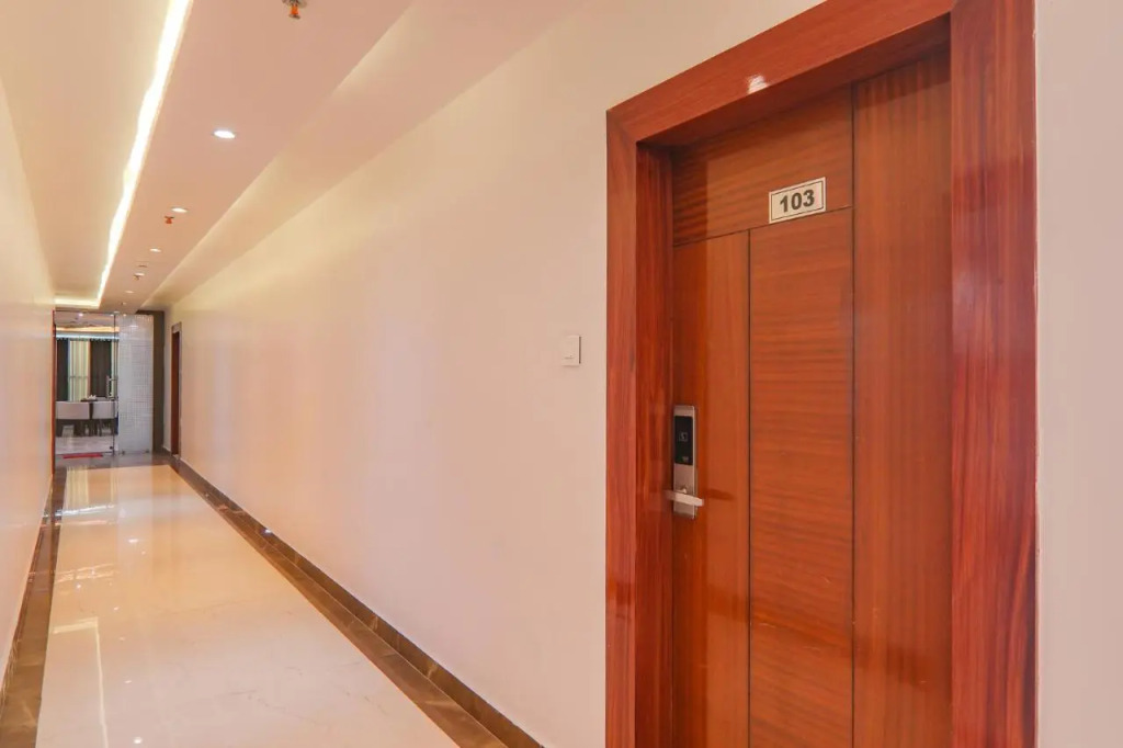 Fabhotel Ananda Inn