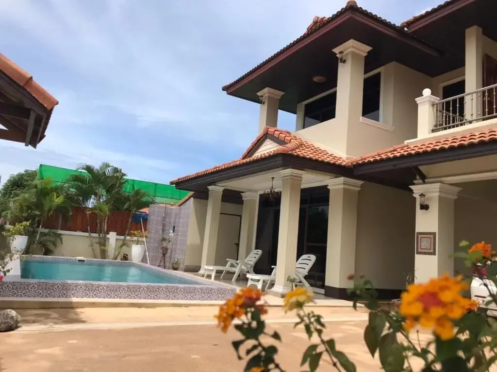 Villa Vanda 4 bedrooms by Orchids pool Villas