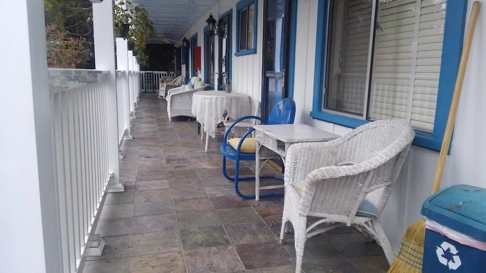 The Inn At Brevard - Bed And Breakfast - Adult Only