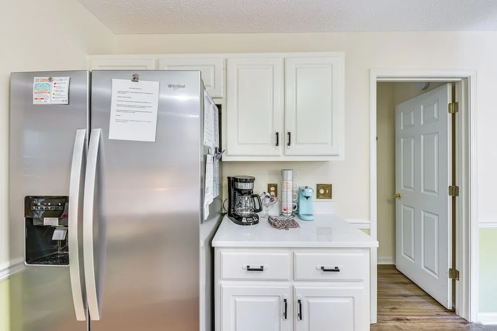 Breezy PCB Vacation Rental w/ Lanai, Walk to Ocean