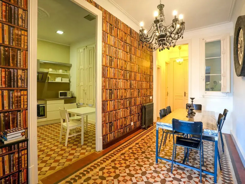 Luxurious apartment for 9 people recently renovated in the center of Barcelona