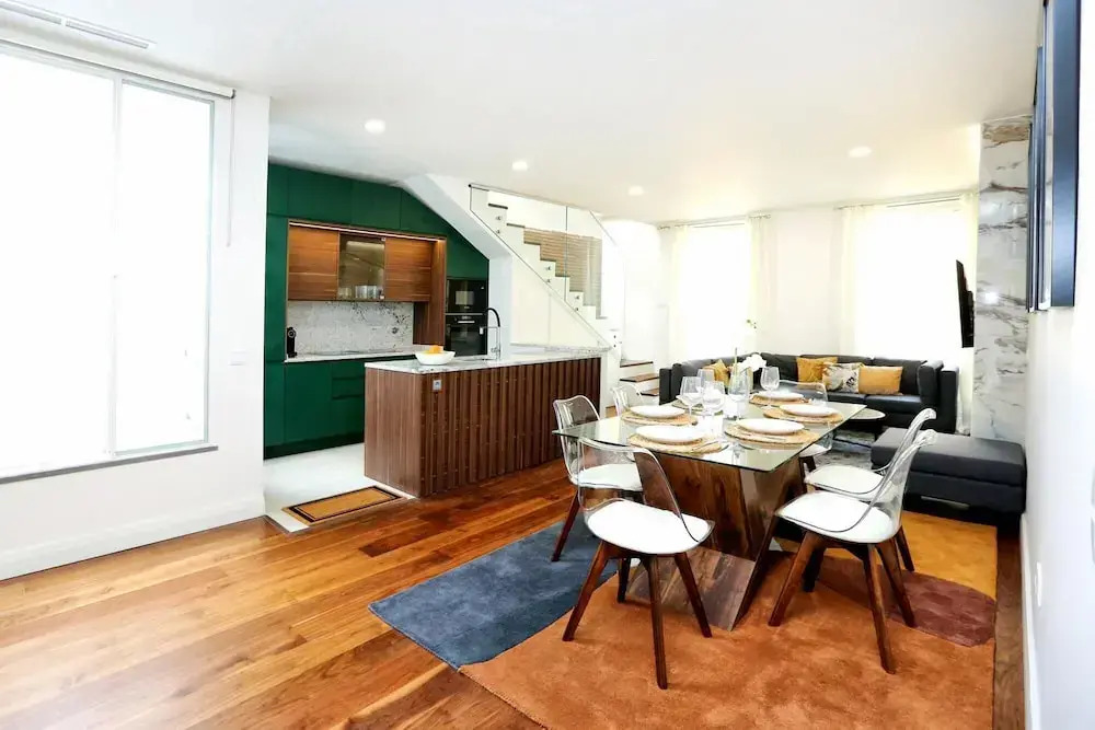 Green & Gorgeous - 3 bedroom Getaway in the Heart