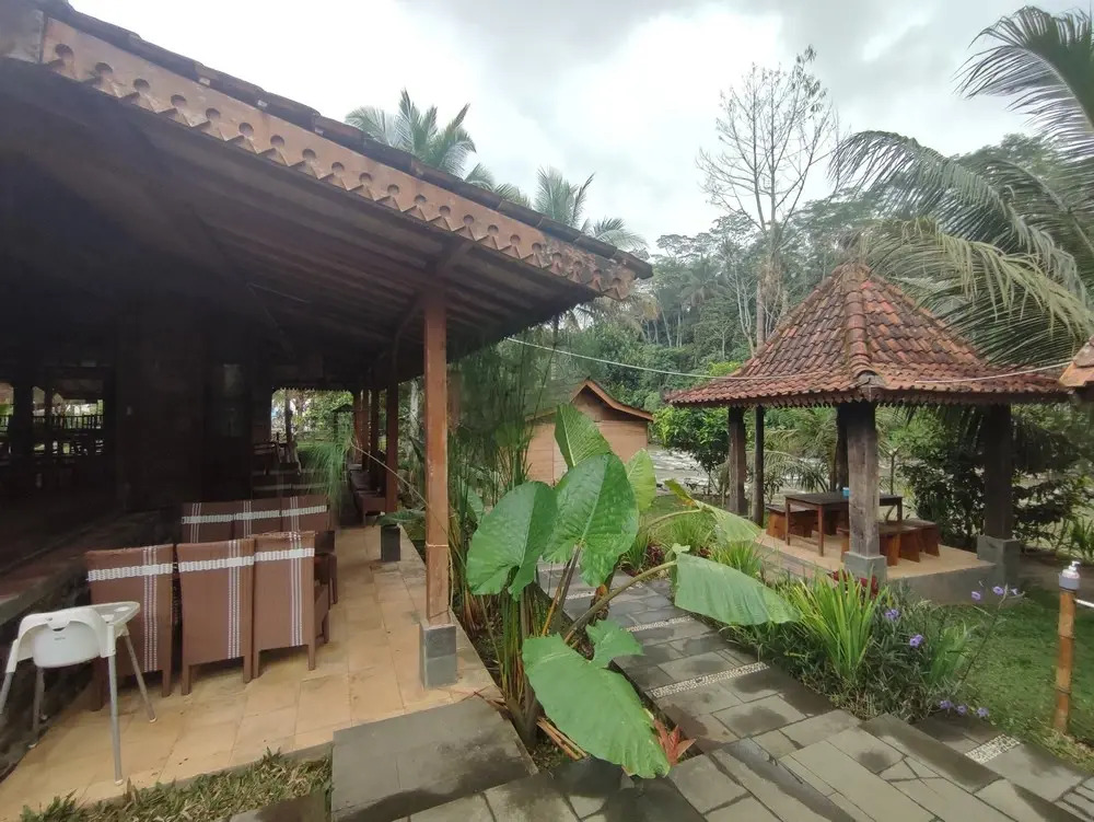 Oemah Tahu Banjarnegara Resto and Resort Mitra RedDoorz