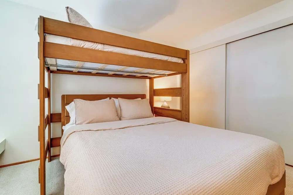 Steps to Lake: Scenic Carnelian Bay Retreat