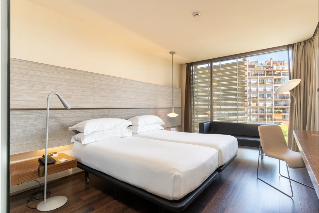 B Hotel