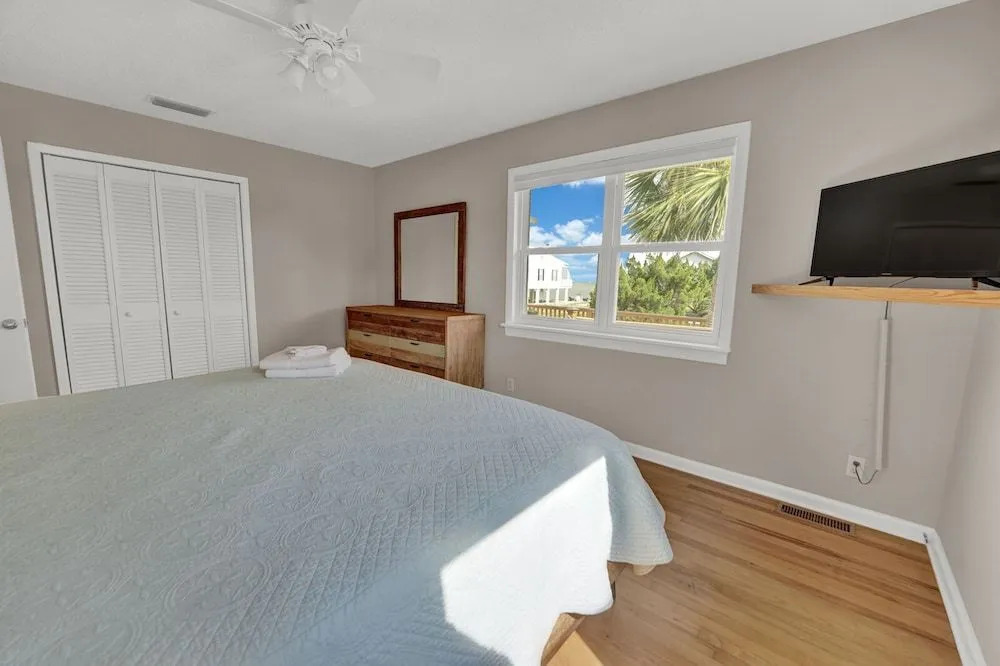 Pet-Friendly Bay View Home w/ Screened Pool Near Lighthouse