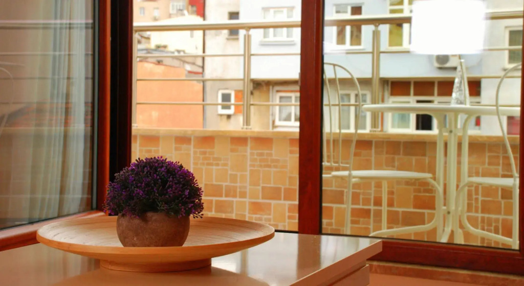 Homelike Residence