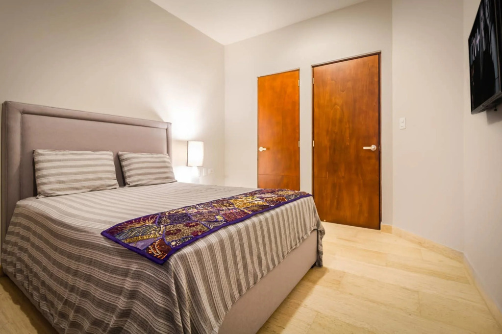 NEW 1 BR, gym, pool in fantastic location in Playa