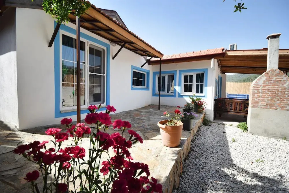 Villa Teo 3 by Helaltatilvillari