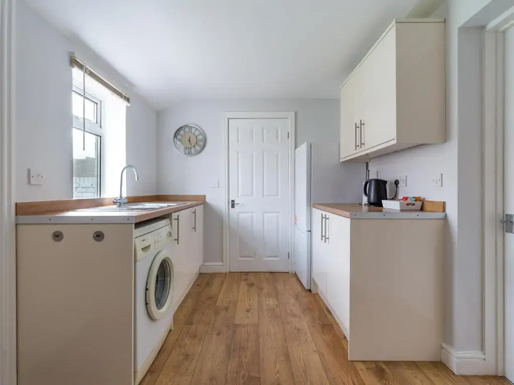 Hawthorn House-Sleeps 4-Pet friendly-Parking