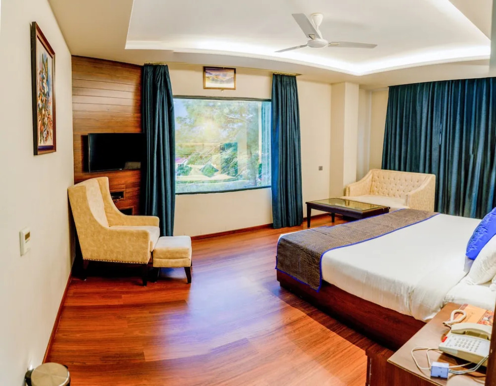 Hotel Orchid Resort