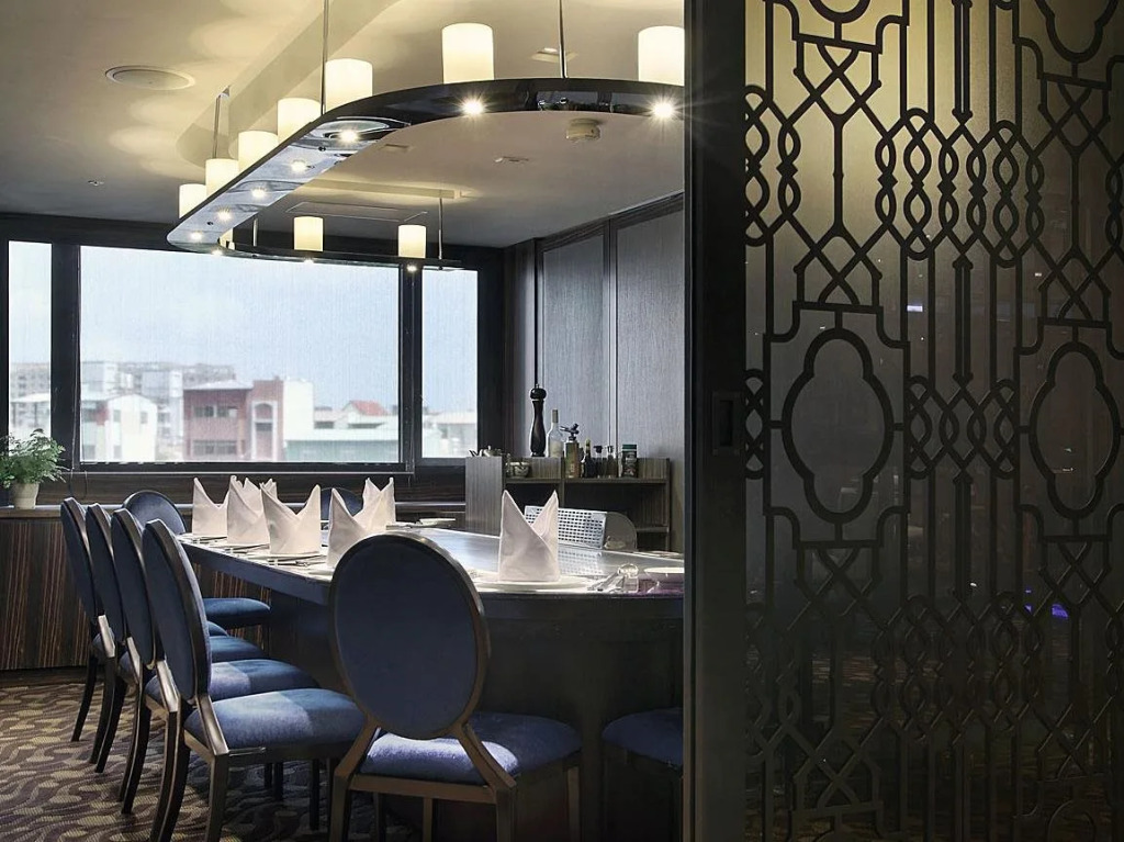 Grand City Hotel