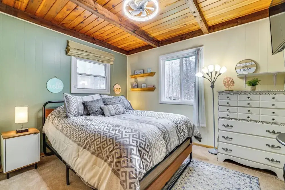 Family Friendly: Streamside Retreat in The Hideout