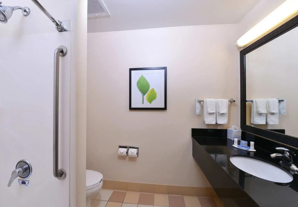 Fairfield Inn and Suites Charleston North/University Area