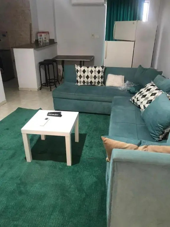 إستويو ارضي بحديقة بمدينة الرحاب
