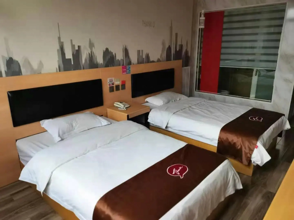 Thank Inn Hotel Anhui Lu'an Huoshan County Long Distance Bus Station