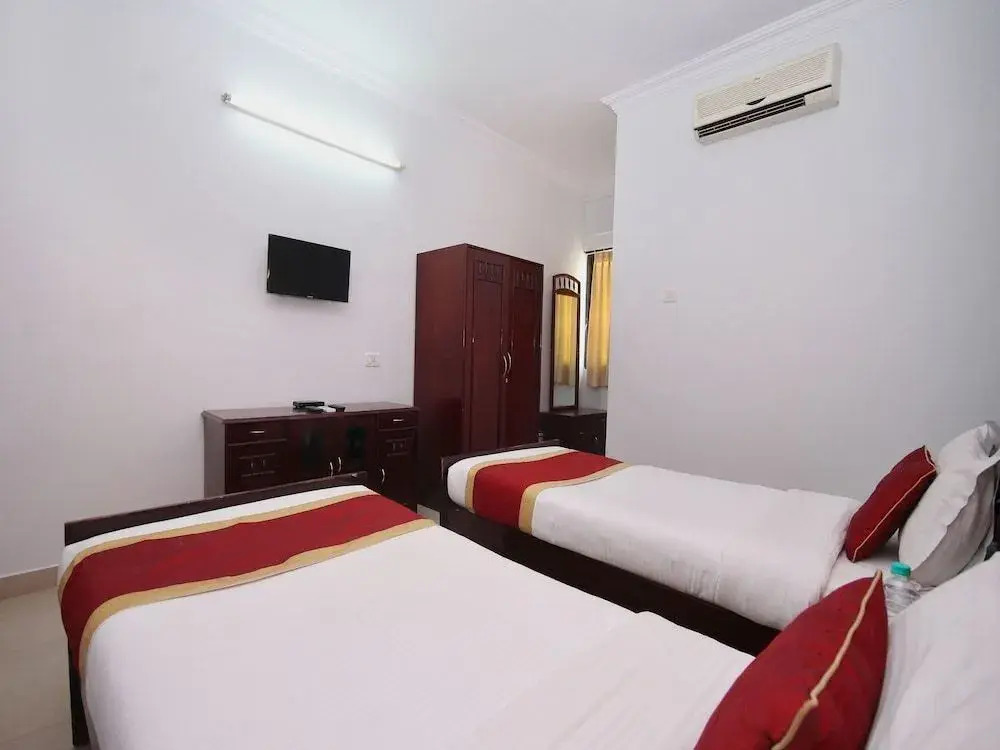 SR Legend Inn by OYO Rooms
