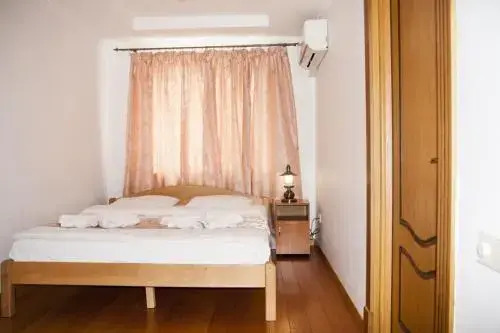 Apartment on Vandy Vasylevskoi Street 3