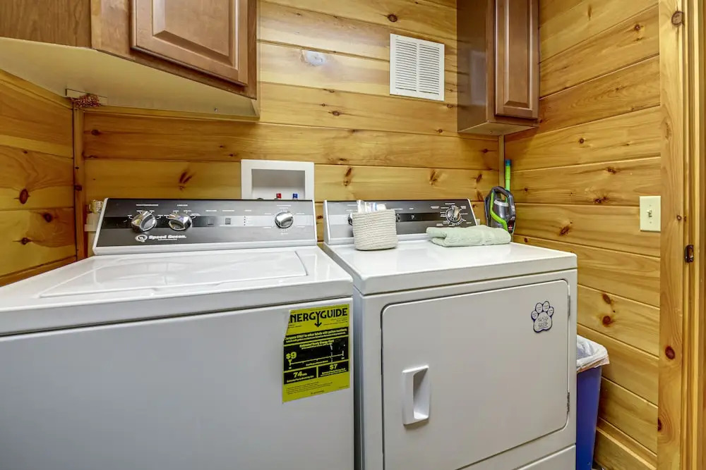 'twin Creeks Lodge' w/ Hot Tub < 1 Mi to Lake!
