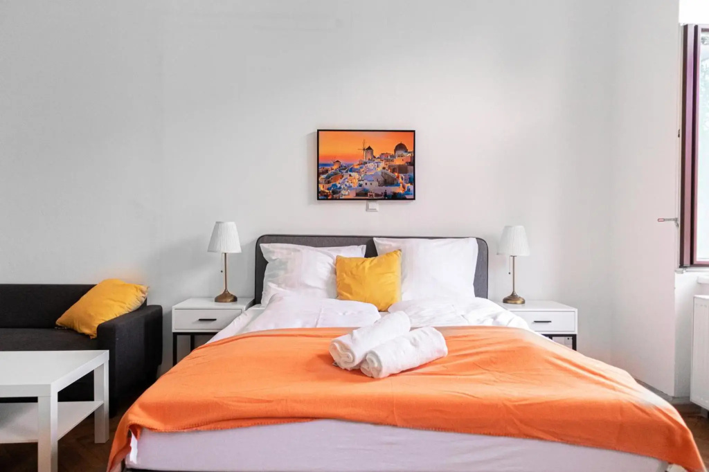 Joyful Apartments at Superb Location near AKH Hospital