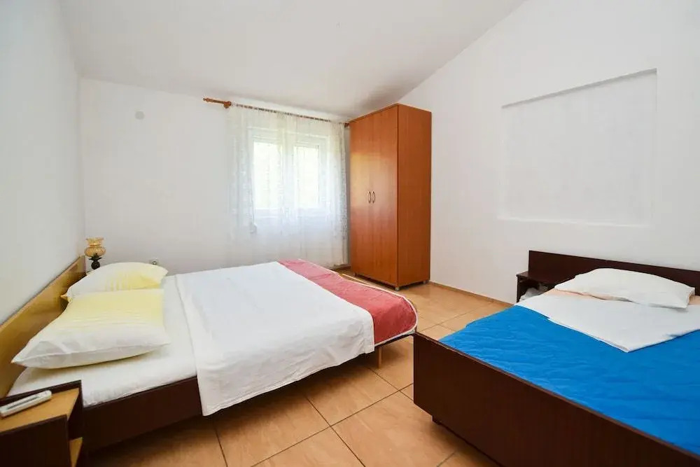 Apartments Caska VI