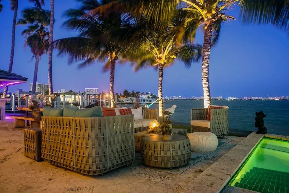 Villa Hashmi Luxury 5BD & 5BA Retreat on North Bay Island
